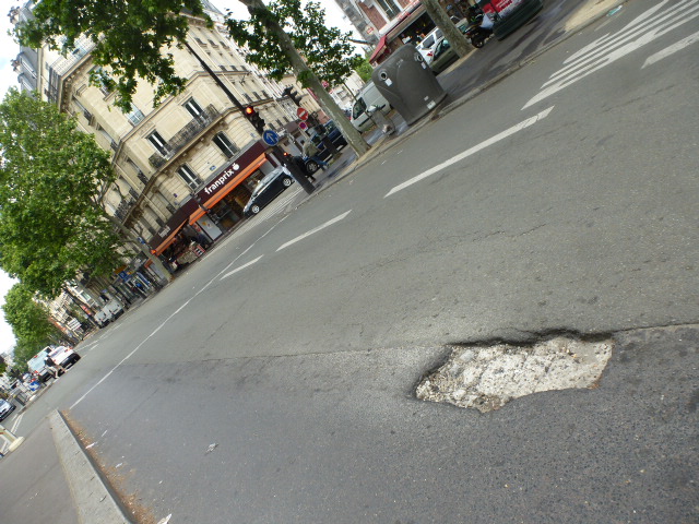 Site d'implantation d'arbre Boulevard Ornano, 75018 Paris -.