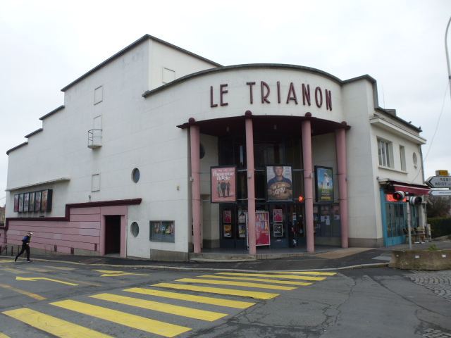Le Trianon -.